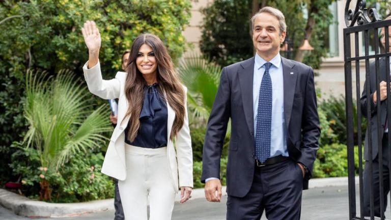 Politico: Η Ελληνική κυβέρνηση επενδύει στρατηγικά στη σχέση με τον Τραμπ — Ο ρόλος της Γκιλφόιλ