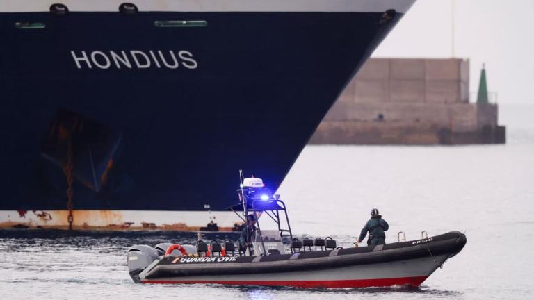 Γιγαντιαία επιχείρηση εκκένωσης του MV Hondius μετά τα κρούσματα χανταϊού - Επαναπατρίζεται σήμερα ο Έλληνας επιβάτης