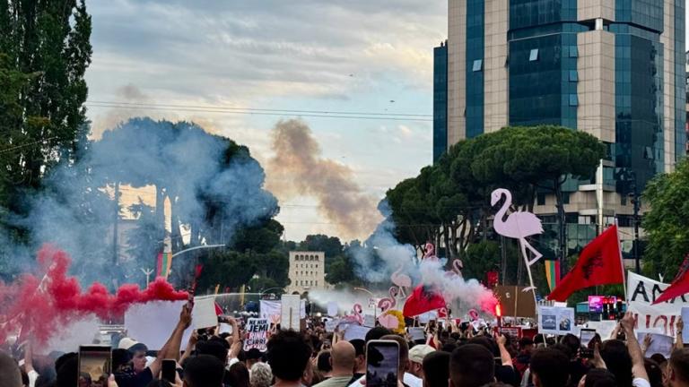 Αλβανία: Λαϊκός ξεσηκωμός και εισαγγελική έρευνα για το «σκοτεινό» τουριστικό mega-project του γαμπρού του Τραμπ