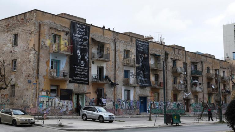 Πολιτική σύγκρουση για τα Προσφυγικά της Λεωφ. Αλεξάνδρας μετά την επίθεση στο σπίτι του Χαρδαλιά