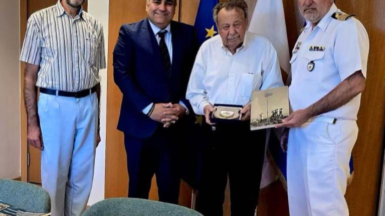 Αντιναύαρχος ε.α. Ά.Χρυσικόπουλος: Τιμήθηκε από την Κύπρο για τη δράση του και την προσφορά του στη γέννηση του Κυπριακού Ναυτικού