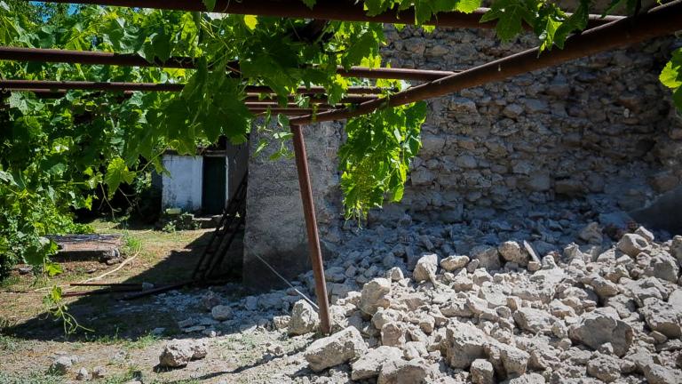 Ζημιές σε δεκάδες σπίτια μετά τα 5,2 Ρίχτερ στη βόρεια Εύβοια — Σε επιφυλακή αρχές και σεισμολόγοι