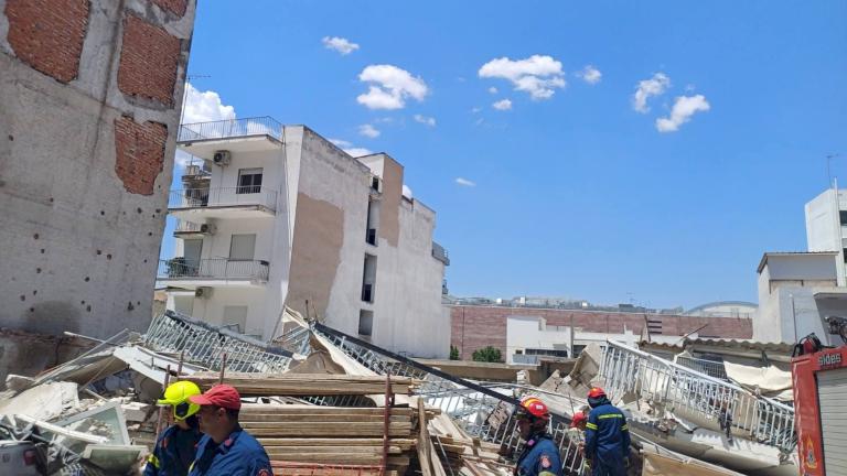 Συναγερμός στα Πετράλωνα: Κατάρρευση πολυκατοικίας – Πληροφορίες για τέσσερις εγκλωβισμένους