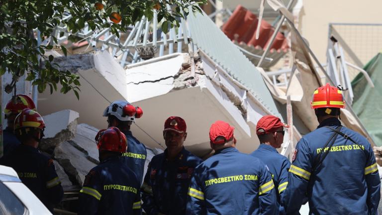 Κατάρρευση πολυκατοικίας στα Πετράλωνα: Βρέθηκαν σώοι 4 αγνοούμενοι - Προσαγωγές και έρευνα για τα αίτια