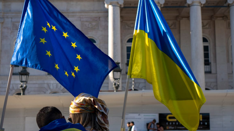 ΕΕ και Μακρόν «χαιρετίζουν» την πρόταση Ζελένσκι για απευθείας συνομιλίες με τη Ρωσία