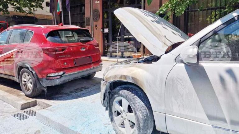Σκόπια: Εμπρησμός σε οχήματα της βουλγαρικής πρεσβείας