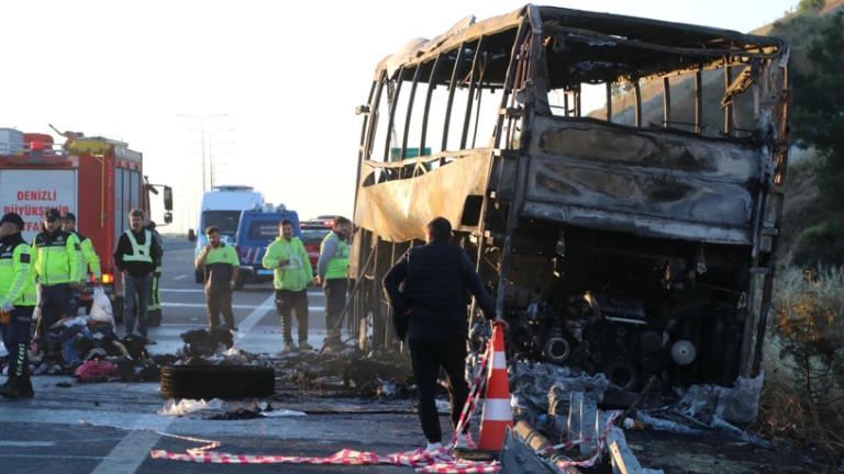 Τραγωδία στην Τουρκία: Οκτώ νεκροί και 33 τραυματίες σε φονικό τροχαίο – Βρέφος μεταξύ των θυμάτων