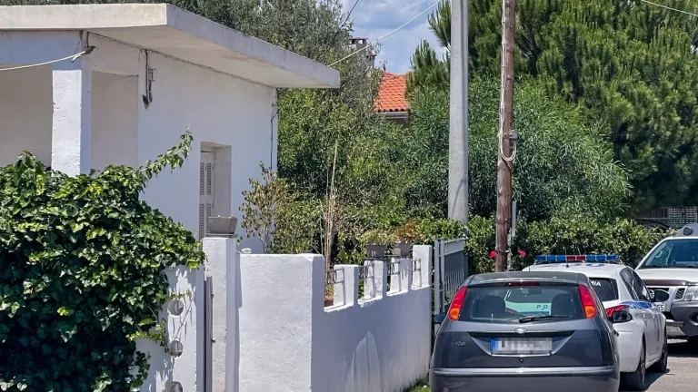Προφυλακιστέος ο 65χρονος για τη διπλή δολοφονία στο Αίγιο – Επιμένει στην αθωότητά του