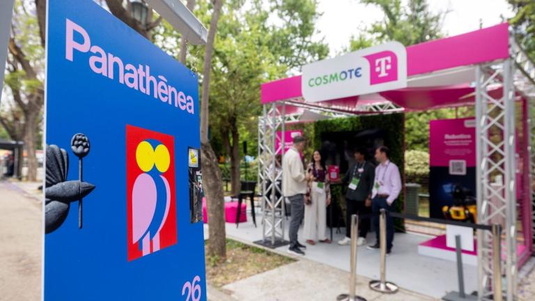 Δυναμικό «παρών» έδωσε η COSMOTE TELEKOM στο διεθνές φεστιβάλ τεχνολογίας και επιχειρηματικότητας Panathēnea 2026, που έφερε σε επαφή κορυφαίους επενδυτές, πρωτοπόρους δημιουργούς και φιλόδοξα startup οικοσυστήματα από κάθε γωνιά του πλανήτη. Σημείο ενδιαφέροντος αποτέλεσε το COSMOTE TELEKOM booth, στο οποίο οι επισκέπτες είχαν την ευκαιρία να έρθουν σε άμεση επικοινωνία με την ομάδα  COSMOTE TELEKOM IT Innovation Center, αλλά και να γνωρίσουν τις υπηρεσίες Business Cloud με GPU-as-a-Service της ομάδας B2B 