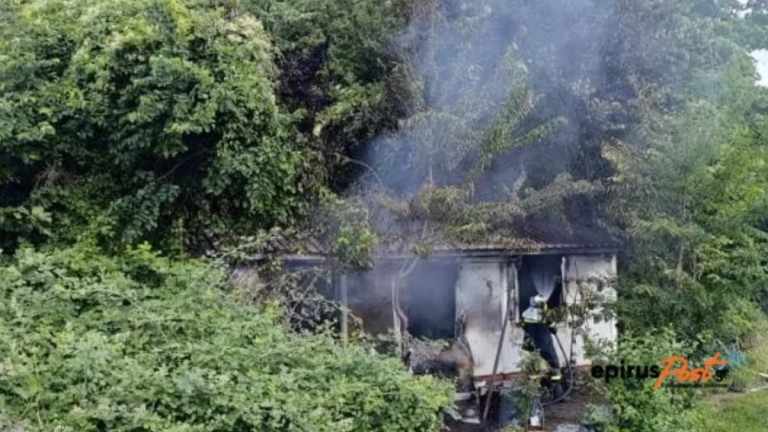 Τραγωδία στην Κόνιτσα: Τέσσερις νεκροί από φωτιά σε κοντέινερ - Σε εξέλιξη οι έρευνες 