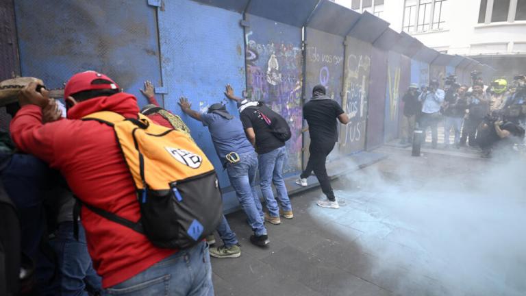 Μεξικό: Επεισόδια λίγες μέρες πριν το Μουντιάλ - Διαδηλώσεις εκπαιδευτικών και δακρυγόνα