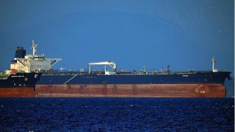Οικολογικός συναγερμός στο Ομάν: Δεξαμενόπλοιο του ρωσικού «σκιώδους στόλου» προκάλεσε πετρελαιοκηλίδα