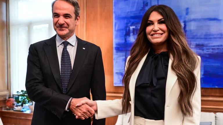 Δείπνο στο Μαξίμου προς τιμήν της Αμερικανίδας πρέσβεως για τα 250 χρόνια της ανεξαρτησίας των ΗΠΑ