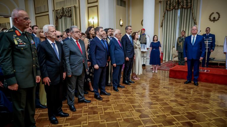Δεξίωση για τα 52 χρόνια από την Αποκατάσταση της Δημοκρατίας: Τα μηνύματα Τασούλα για ενότητα, Κύπρο και «γαλάζια πατρίδα»