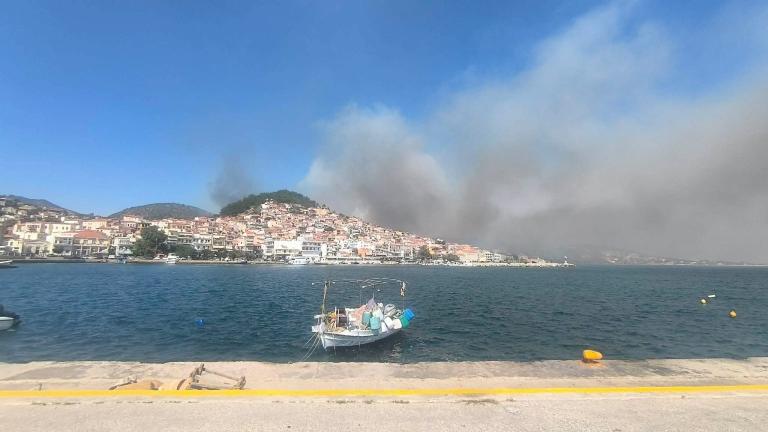Σε δύο μέτωπα η φωτιά στο Πλωμάρι της Λέσβου – Προληπτική εκκένωση προς Άγιο Ισίδωρο