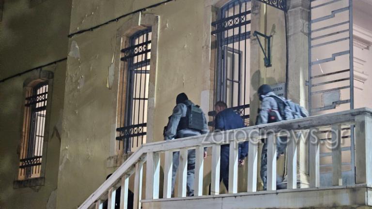 Χανιά: Αφέθηκε ελεύθερος μετά την απολογία του ο κατηγορούμενος ιατροδικαστής