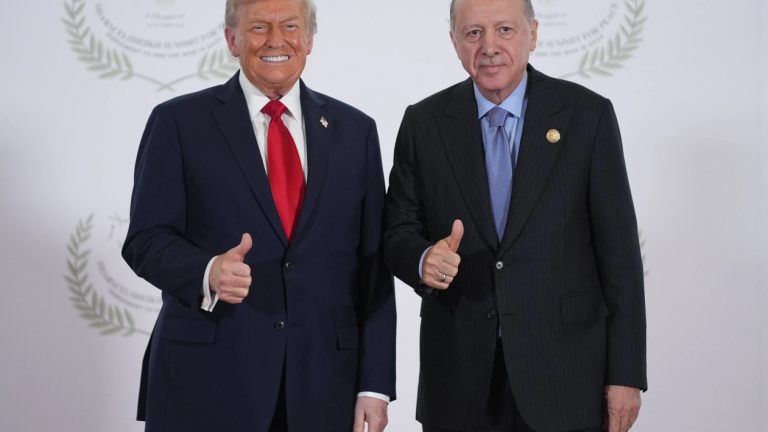 WSJ: Το «bromance» Τραμπ - Ερντογάν ενισχύει τον ρόλο της Τουρκίας στη βορειοατλαντική συμμαχία