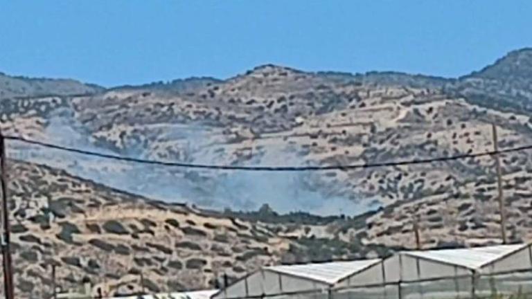 Λασίθι: Αγροτοδασική πυρκαγιά απειλεί τα Μπραμιανά – Μήνυμα του 112 για άμεση απομάκρυνση προς Ιεράπετρα