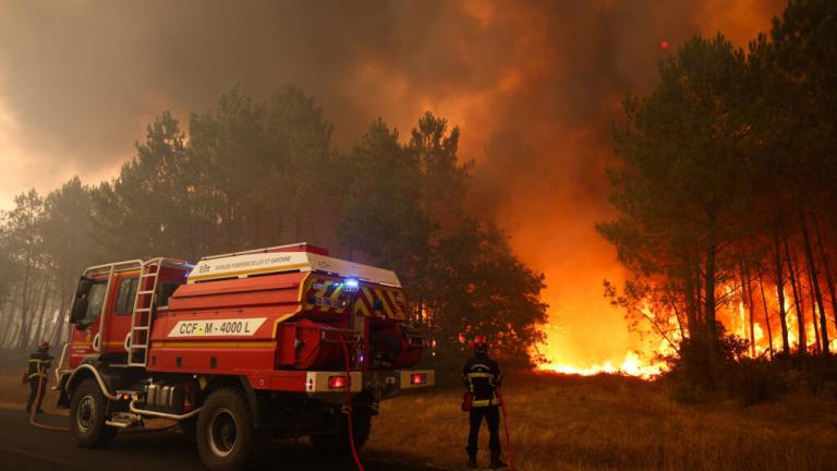 Πύρινος εφιάλτης σε Ιταλία, Γαλλία και Ισπανία Χιλιάδες εκκενώσεις λόγω των μεγάλων πυρκαγιών στη Νότια Ευρώπη