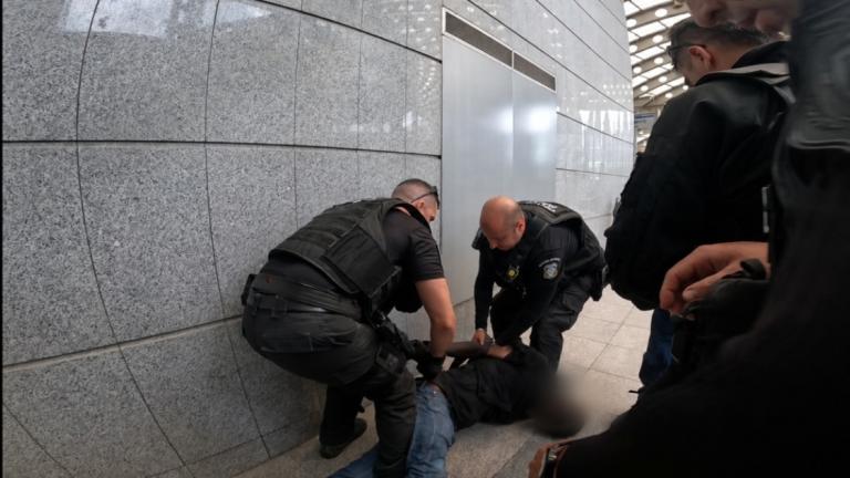Συναγερμός στο Μετρό: Άνδρας εισέβαλε στο τούνελ Αγία Παρασκευή–Χαλάνδρι και επιτέθηκε σε αστυνομικούς