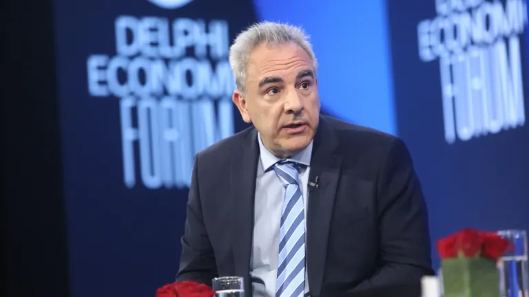 Θύμα Ρώσων φαρσέρ ο σύμβουλος Εθνικής Ασφαλείας του πρωθυπουργού — Την παραίτησή του ζητά το ΠΑΣΟΚ