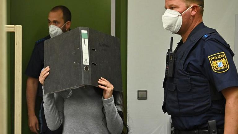 Γερμανία: Ισόβια σε ζευγάρι μελών του ISIS που κρατούσε ως σκλάβες και βασάνιζε δύο ανήλικες 