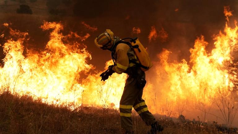 CNN: Η Ευρώπη αντιμέτωπη με μια νέα εποχή ακραίων δασικών πυρκαγιών — «Καταιγίδα φωτιάς»