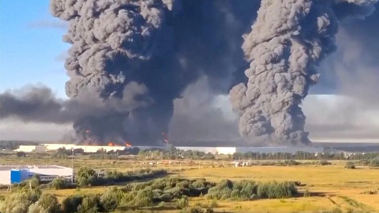 Νέα μαζική ουκρανική επίθεση με drones σε στρατηγικές υποδομές, διυλιστήρια και στρατιωτικές βάσεις της Ρωσίας