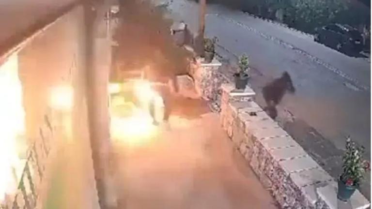 Εμπρηστική επίθεση σε φαρμακείο στη Βλαχέρνα Αρκαδίας – Τυλίχθηκαν στις φλόγες οι δράστες κατά τη διαφυγή