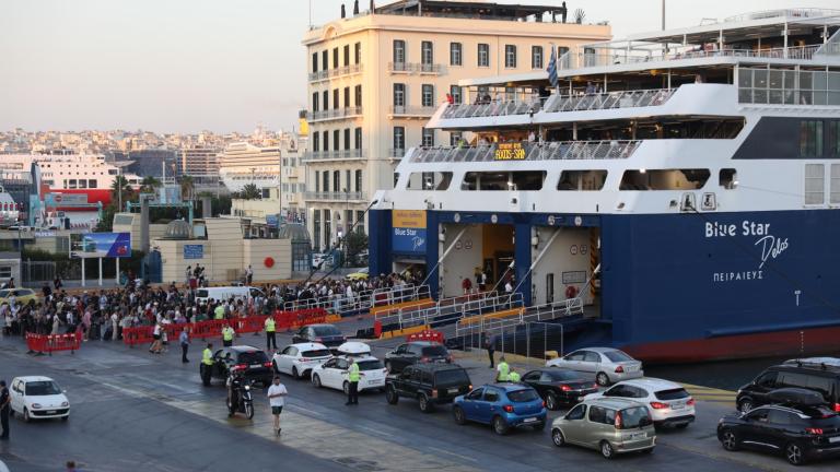 Άρθηκε το απαγορευτικό απόπλου – Ξεκίνησαν ξανά τα δρομολόγια από Ραφήνα και Λαύριο