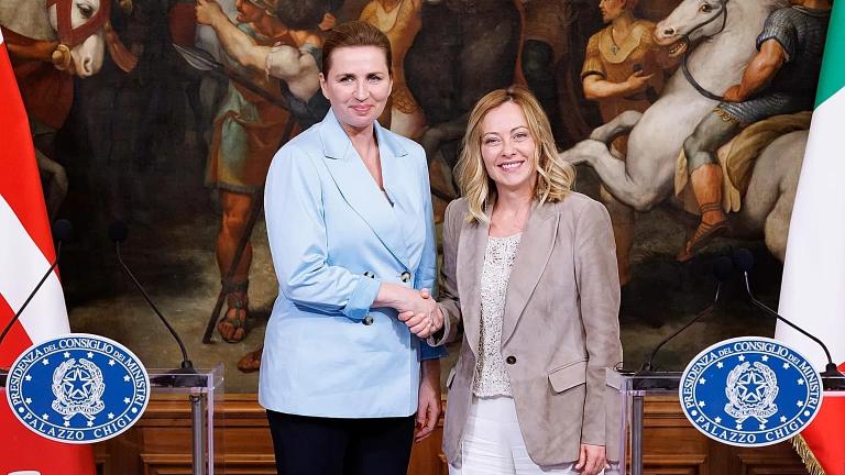 Μελόνι και Φρεντέρικσεν κατά της «ανεξέλεγκτης μετανάστευσης» στην Ευρώπη