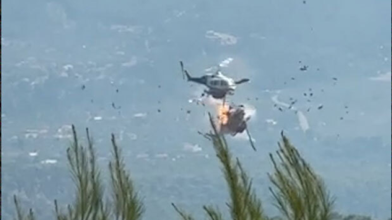 Βίντεο-ντοκουμέντο από τη σύγκρουση των δύο πυροσβεστικών ελικοπτέρων στην Ψάθα