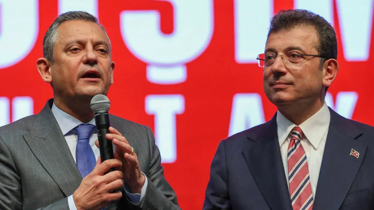 Ιμάμογλου: Αποχωρεί από το CHP και εντάσσεται στο «Νέο Κόμμα» του Οζγκούρ Οζέλ