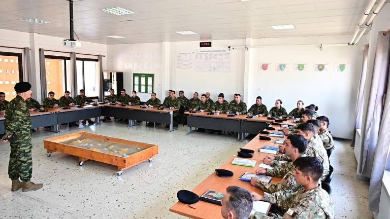 Α/ΓΕΣ Αντιστράτηγος Γ.Κωστίδης: Επίσκεψη στη Σχολή Τεθωρακισμένων για τους νέους Ανθυπιλάρχους και Λοχίες (ΤΘ) 