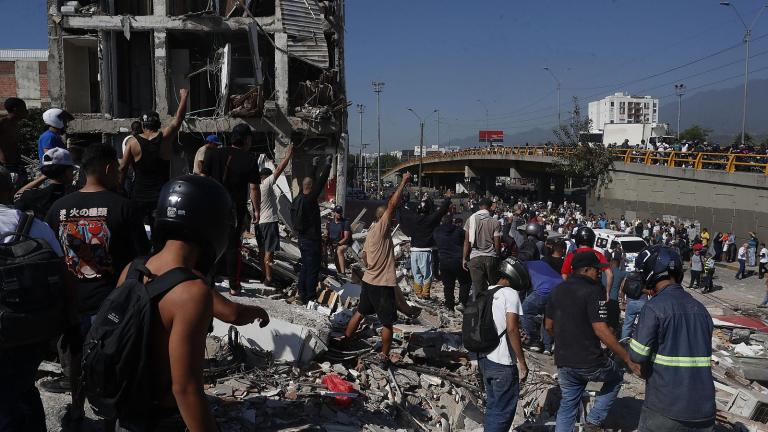 Τραγωδία στην Κολομβία: Τουλάχιστον 47 νεκροί από τον σεισμό των 7,4 Ρίχτερ – Αγωνία για εγκλωβισμένους