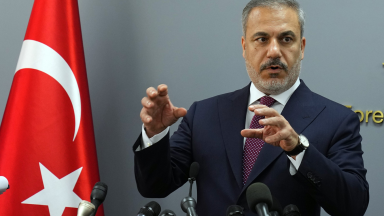 Σε νέα προκλητική τοποθέτηση για τις εξελίξεις στην Ανατολική Μεσόγειο προχώρησε ο Τούρκος υπουργός Εξωτερικών Χακάν Φιντάν, υποστηρίζοντας ότι η συνεργασία Ελλάδας, Κυπριακής Δημοκρατίας και Ισραήλ στον τομέα της ασφάλειας έχει ως στόχο την Τουρκία.