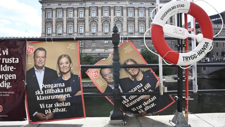 Εκλογικό θρίλερ στη Σουηδία: Οριακό προβάδισμα τριών εδρών για το κεντροαριστερό μπλοκ