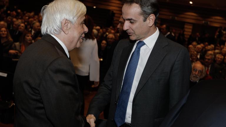 Σταδιακή σύγκλιση Μητσοτάκη με την πάγια θέση Παυλόπουλου για μία και μοναδική διαφορά με την Τουρκία