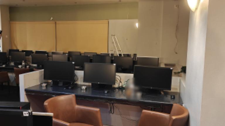 Έφοδος της ΕΛ.ΑΣ. σε παράνομο καζίνο στην Καλλιθέα: Έξι συλλήψεις και κατάσχεση δεκάδων υπολογιστών
