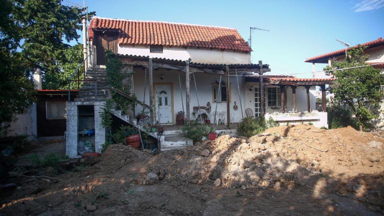 Μαραθώνας: Στο υπόγειο του σπιτιού εντοπίστηκαν τα οστά της 90χρονης – Έπαιρναν τη σύνταξη για 10 χρόνια