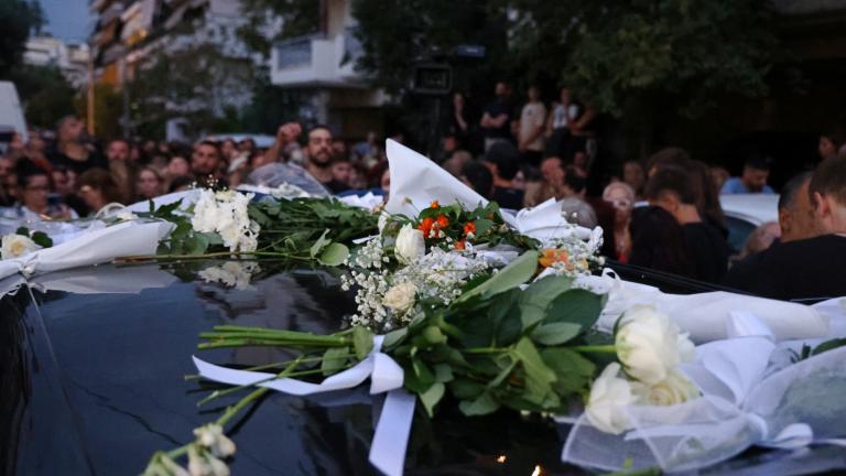 Κηδεία Μαζωνάκη: Ολοκληρώθηκε η εξόδιος ακολουθία στη Νίκαια – Ακολουθεί η ταφή στο Γ΄ Νεκροταφείο – LIVE εικόνα
