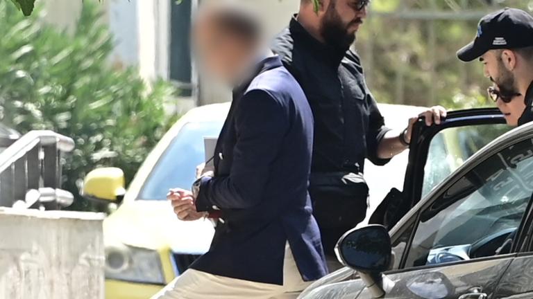 μαζωνακης