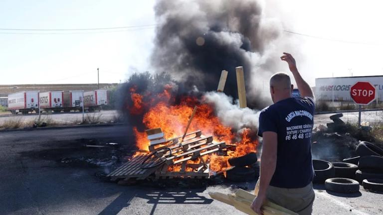 Καύσιμα: Κύμα αντιδράσεων στην Ευρώπη για τις αυξήσεις – Μπλόκα στη Γαλλία, μέτρα σε Γερμανία και Ιταλία