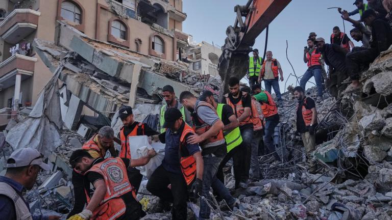 Γάζα: 21 νεκροί, ανάμεσά τους 12 παιδιά, από κατάρρευση πολυκατοικίας που είχε υποστεί ζημιές από βομβαρδισμούς