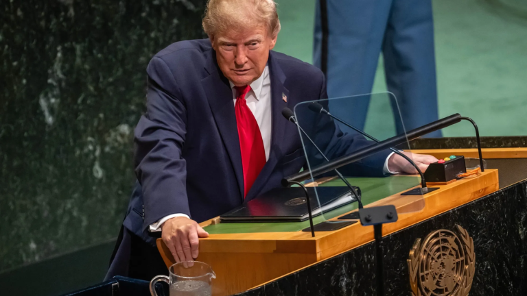New York Times: «Ο νικητής τα παίρνει όλα» – Το δόγμα Τραμπ στον ΟΗΕ και η επιστροφή στη διπλωματία των κανονιοφόρων