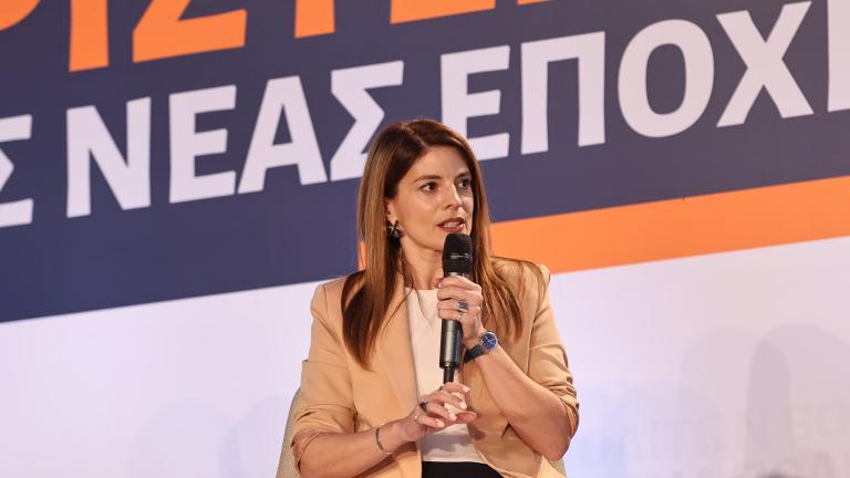  Άννα Παπαδοπούλου 