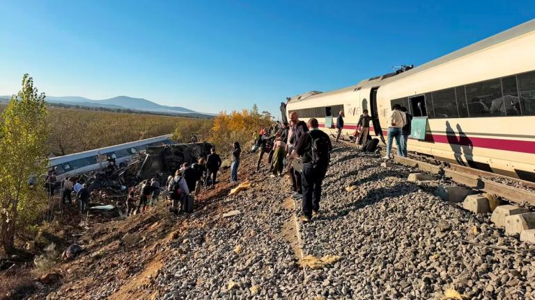 Ισπανία: Σύγκρουση τρένων υψηλής ταχύτητας στη γραμμή Μαδρίτης – Ανδαλουσίας με τραυματίες
