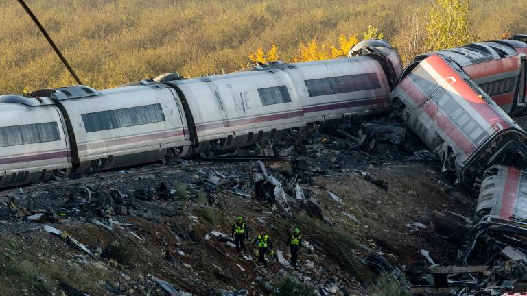 Τα ηχητικά ντοκουμέντα αποκαλύπτουν τα μοιραία λάθη πριν από τη σύγκρουση των τρένων με 69 νεκρούς