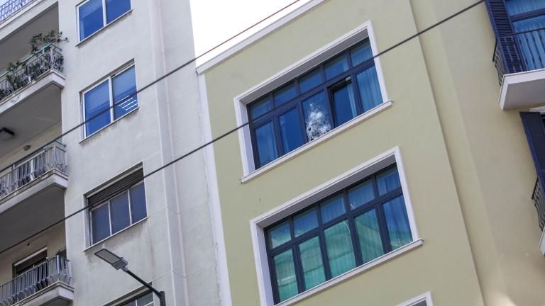 ΠΤΩΣΗ ΑΤΟΜΟΥ ΑΠΟ ΚΤΗΡΙΟ ΣΤΗ ΠΕΡΙΟΧΗ ΤΗΣ ΟΜΟΝΟΙΑΣ