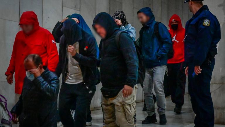 «Χωριάτικο»: Βαρύ κατηγορητήριο για τους 59 συλληφθέντες – Διώξεις για εγκληματική οργάνωση, φοροδιαφυγή και ξέπλυμα χρήματος